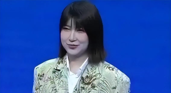 搭搭网 网红“多肉饱饱”涉嫌诈骗：租来的豪车、P图的存款，“她画的大饼永远有人相信”